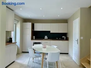 Maison de village entièrement rénovée et très grand jardin - Image 4