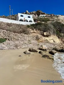 Dina's Beach House - Image 1