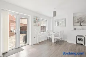 Beach Front House - Image 4