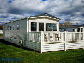Flamingo Land Cedar Wood 118 - Image 1