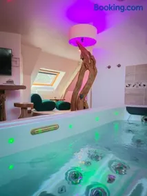 Domaine de la Besnerie Gites avec SPA Privatif à 10 min du Mont St Michel - Image 1