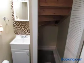Mount Pleasant Hideaway - Image 4