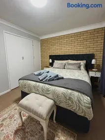 Nestled next door - Image 2