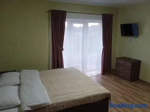 Yellow apartments - Image 4