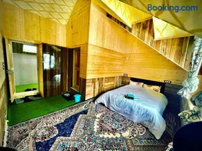 The Riverside Lodge Gulmarg - Image 2