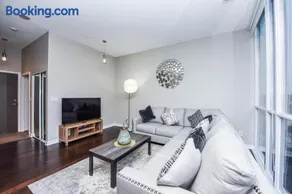 PlanURstay- Mississauga Downtown Square One Shopping Centre - Image 3