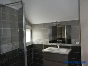 Charmante Fermette avec Jardin Terrasse et 4 Chambres Idéale pour Familles et Amis FR 1 410 436 - Image 4