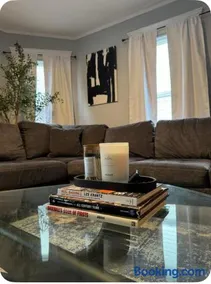 Charming Cozy Getaway - Image 1