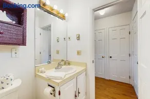 Large Studio with Patio and Pool - Image 5