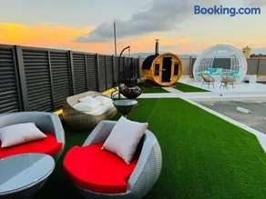 Luxury Hills 1500ｍ2超絶景パティオ サウナ BBQ 駐車場4台 プール ペット 空港そば - Image 1