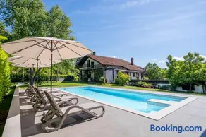Villa Bella, villa with heated Pool - Image 2