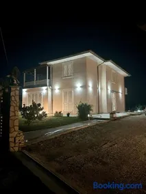 Luxury Villa Cenaia - Image 1