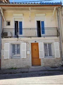 Maison de village avec patio et terrasse - Image 3