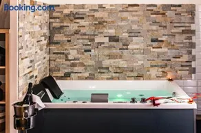 Suite&Spa -Love Room Jacuzzi&Sauna Privatif Vienne - Image 2