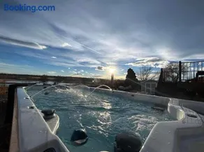 Amazing Lake View Heated Pool Swim Spa and Hot Tub - Image 4