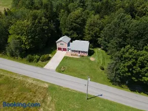 14mi to Mt. Snow! Arcade, Private Suite, King Bed! - Image 1