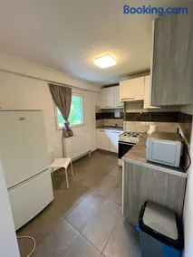 F4 Mouintain View Corner House with Terasse and Garden - Image 3