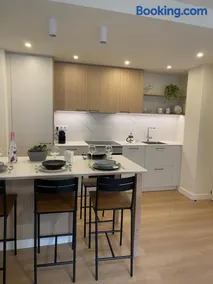 Apartamento R14 en Miño con 2 dormitorios, salón-cocina, 1 baño y zona de lavandería, situado cerca de las playas - Image 2