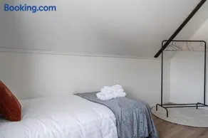 Guestly Homes - Spacious 5BR Villa with Sauna - Image 4