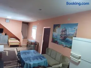 Red Apartman - Image 5