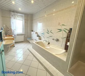 Attraktive 2 Zimmer Wohnung in Toplage, Nähe Messe - Image 2