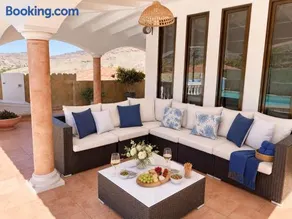 Villa Lucia with heated private pool - Image 3