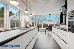 Townhouse With Nature As Neighbor - Image 3