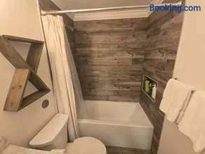 Perfect Location Downtown Savannah Condo - Unit D - Image 3