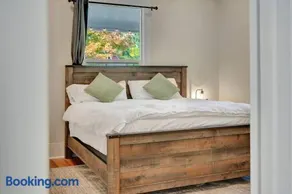 Longmont 2BD Comfort | Outdoor dining + Parking - Image 3