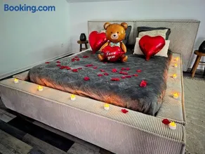 Love Room Luxe and Spa - Sauna - Image 2