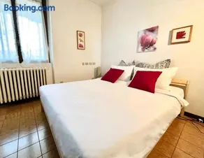 Green Apartment - Image 3