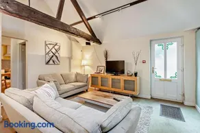 2 Bed Barn conversion - Image 4