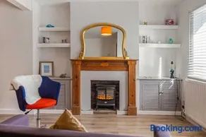 Relax with the whole family at the cosy cottage - Business rates available please enquire - Image 5