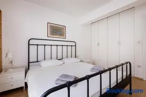 Villa Bionda Beachfront Apartments, Old Town Novigrad - Image 4
