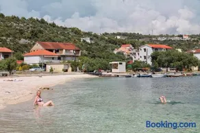 Family-friendly apartments with swimming pool Poljica, Trogir - 21592 - Image 3