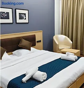 Galaxy Inn - Image 2