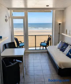 Modern studio direct Seaview & free parking - Image 2