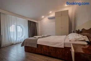 Hotel Emi - Image 2