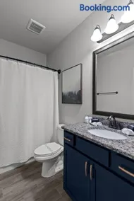 Aurora Haven - TV in each room - Image 4