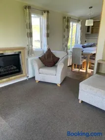 Rubys Retreat - 6 Berth Caravan in Newquay, Cornwall - Image 2