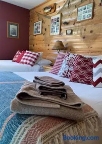 Muskie Bay Resort Cabins and Motel - Image 1