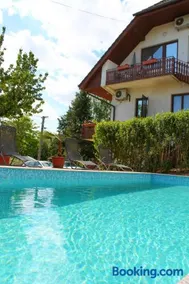 Ibolya Apartmanok - Image 1