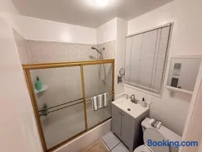 Spacious 2br Getaway Easy Access To Nyc & Newark - Image 5