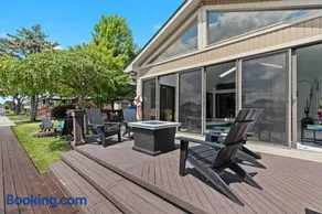 NEW! 4BR I Indoor Pool on the Bay in Boat Town USA - Image 2