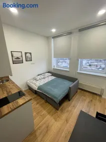 25 Airport Apartment - Image 2