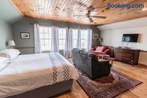 The Loft at the Barn - Image 1
