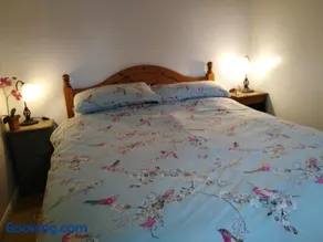 Garden Cottage - Image 2
