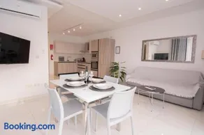Sea front Apartment - Image 3