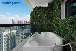 GuestReady - 3BR | Luxury High-Rise Escape - Image 3