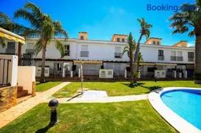 Adosado con jardin y piscina Palm Beach ALBERT VILLAS - Image 3